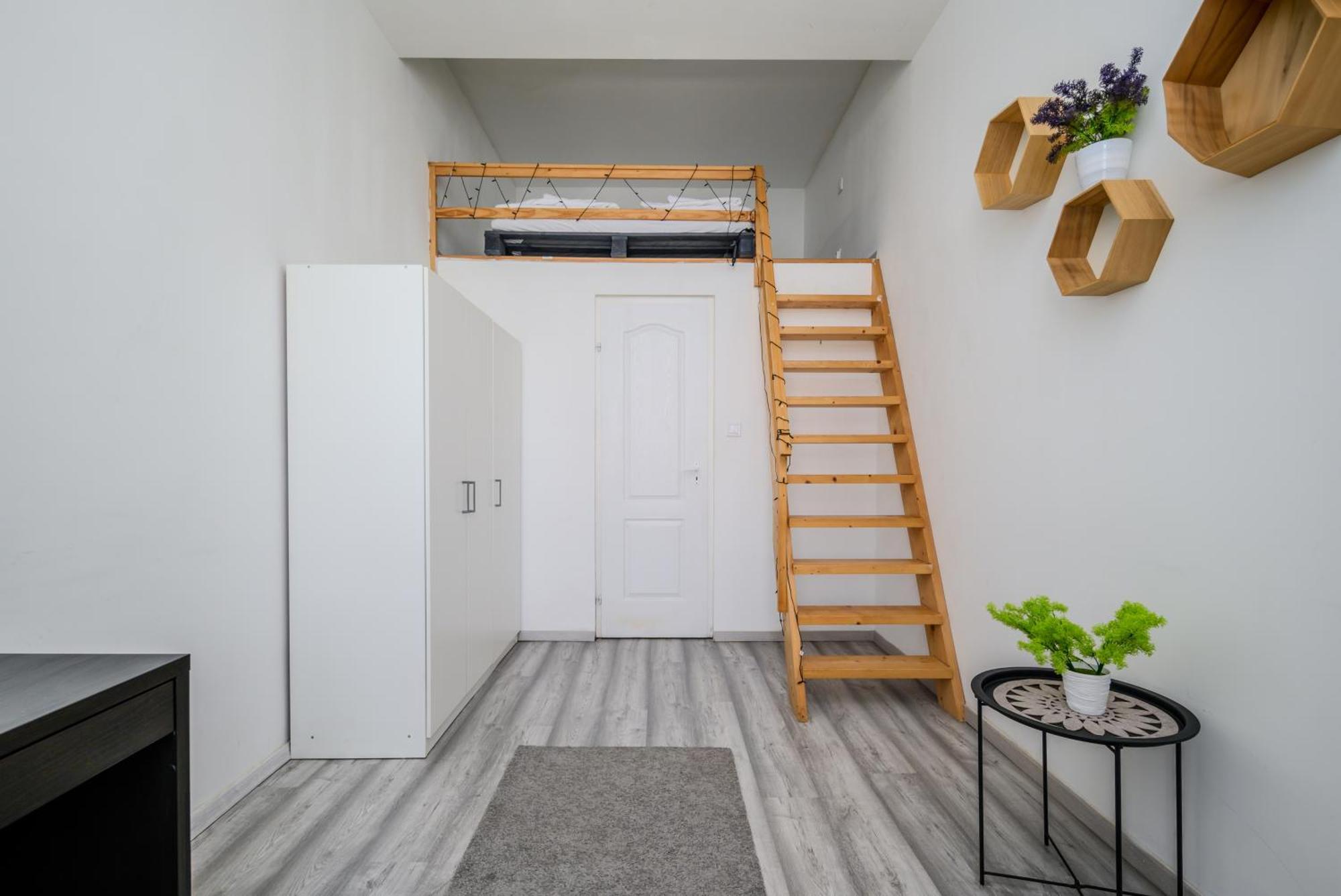 5 Bedrooms Keleti-Home บูดาเปสต์ ภายนอก รูปภาพ